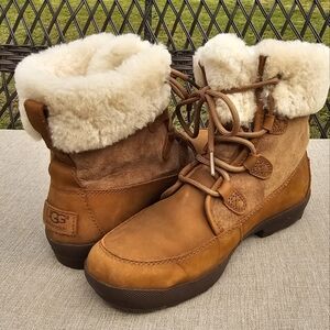 UGGS Great condition size 8